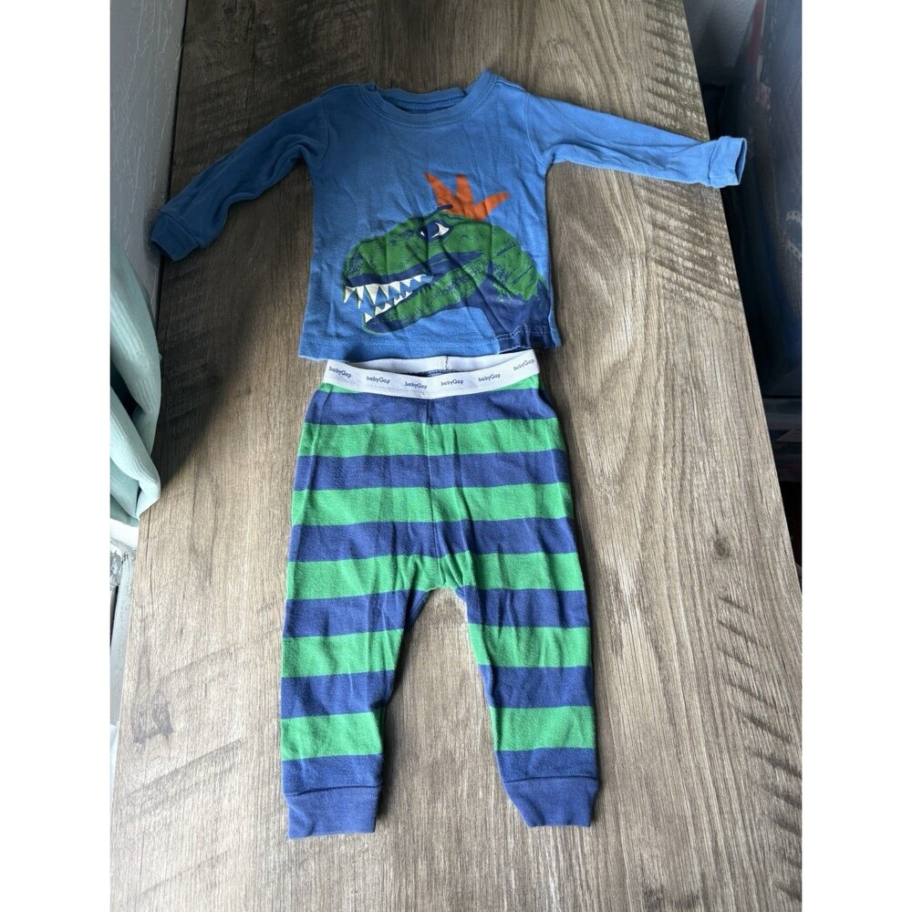 Baby Gap Boys Blue & Green Dinosaur Print Pajamas 2 Piece Set Size 6-12 Months
